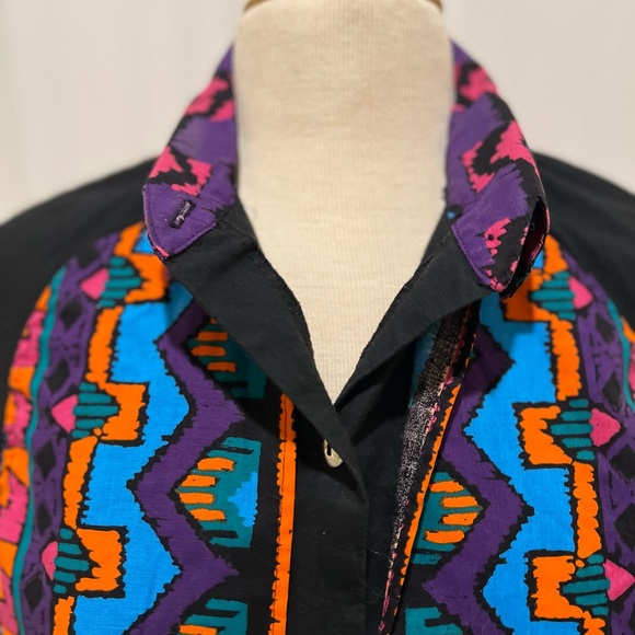 #1903. Vtg. Ozark Mountain Jean Co. Women's Black Aztec Print Shirt w/Conchos. M - Picture 5 of 8
